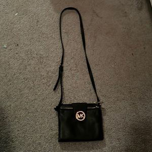 Black crossbody micheal kors purse!
